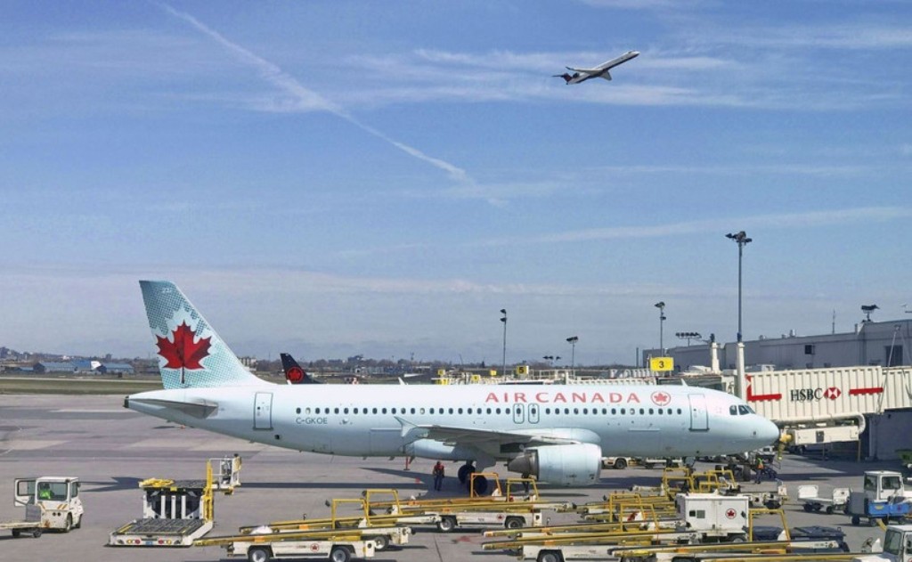 Hàng không Canada điều chỉnh giá vé do giá nhiên liệu tăng